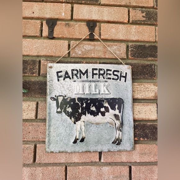 *Farm Fresh Milk Gray Hanging Metal Sign - Picture 4 of 13